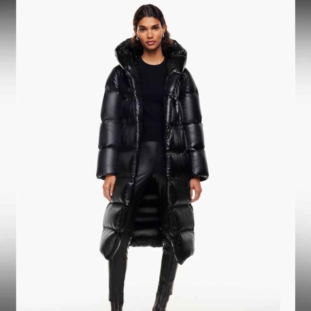 Babaton
The Duvet Puffer Long Aritzia